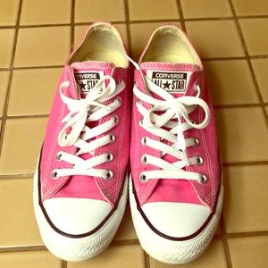 Women’s pink Converse Sneakers size 7.5